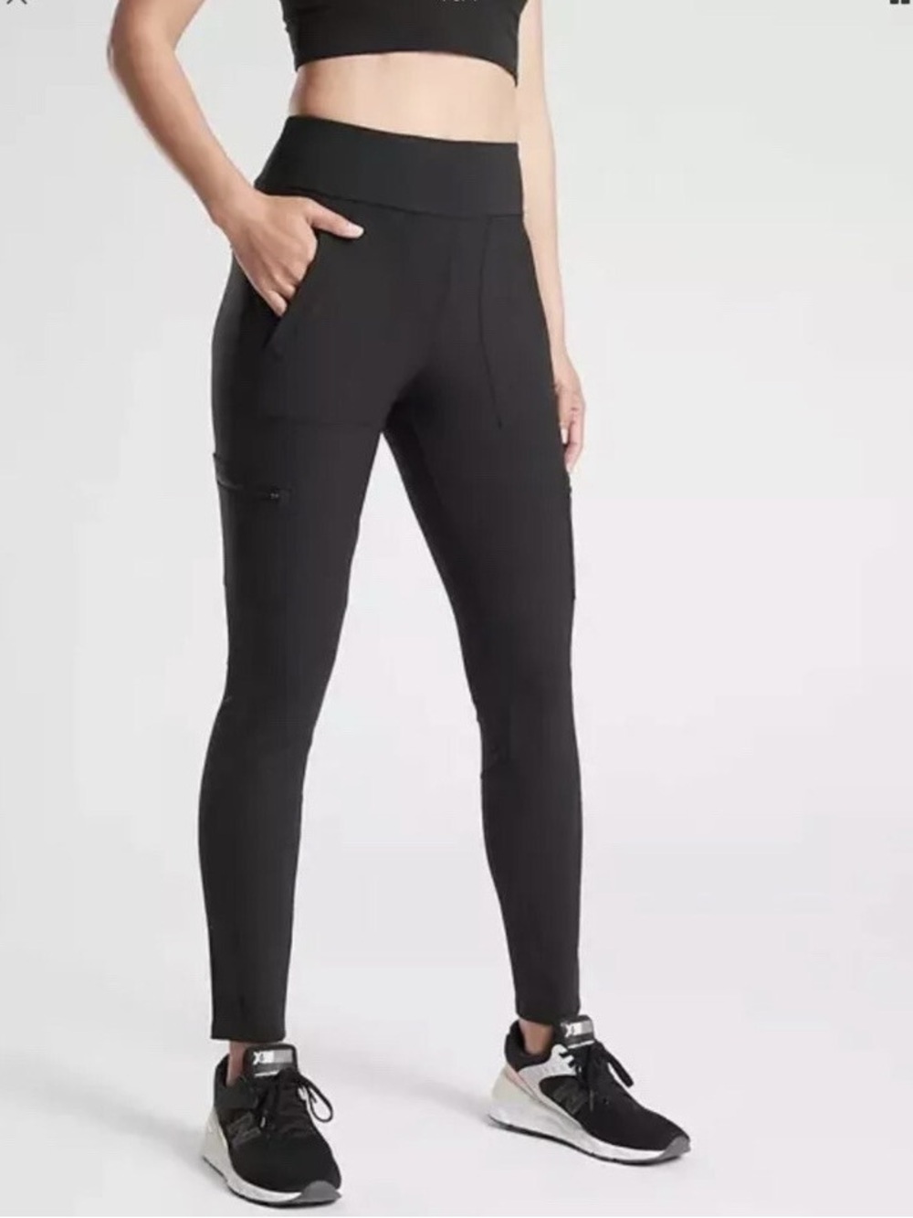 Athleta Headlands Hybrid Cargo Tight Black Size 6